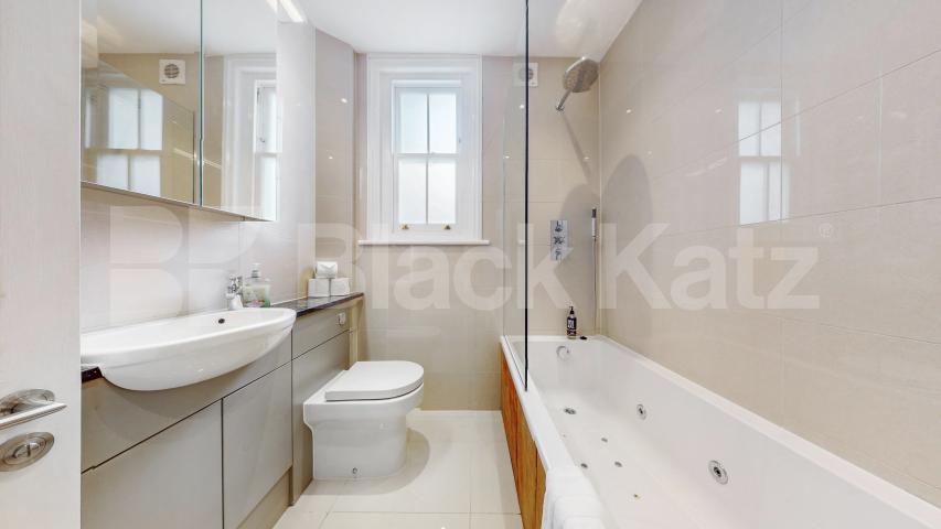 Impressive Six Bedroom House with Four Bathrooms Dalgarno Gardens, North Kensington 